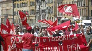 Baglietto, gli operai dei cantieri di Pisa sfilano in corteo