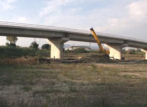 «Nessuno lavora al cantiere del ponte sul Fine»
