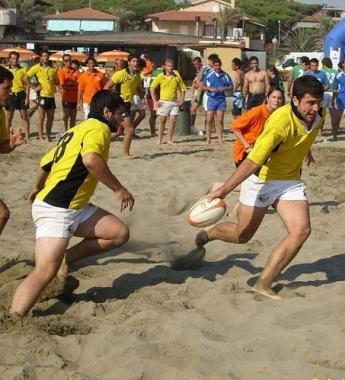 Un fine settimana con il beach rugby