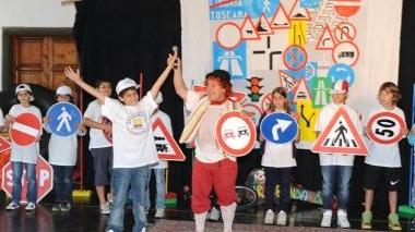 Un momento della festa di chiusura di Strada Amica