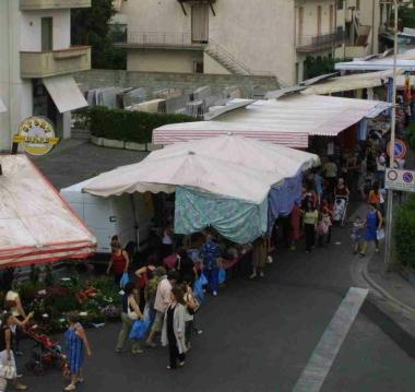 Il mercato di Poggio 