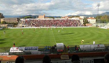 Il Viareggio è gemellato col Pisa, Lucca nega lo stadio