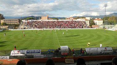 Il Viareggio è gemellato col Pisa, Lucca nega lo stadio
