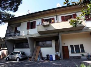 Commando cinese lega e rapina una famiglia di connazionali, poi la caccia nei boschi: 2 arresti