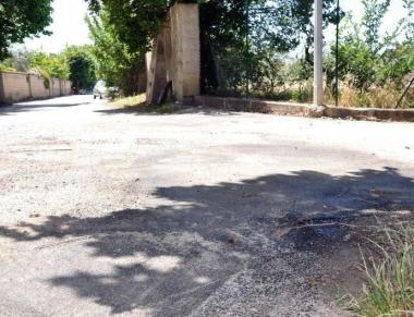 Finalmente coperta la maxi buca in via Giambruni a Montenero