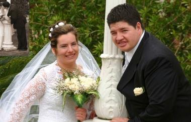 Marilena con il marito il giorno delle nozze e a lato con il primogenito 