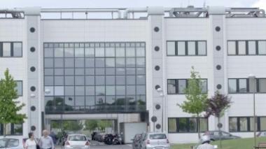 Malata non può vedere la recita dei figli: con un collegamento web li segue dall'ospedale
