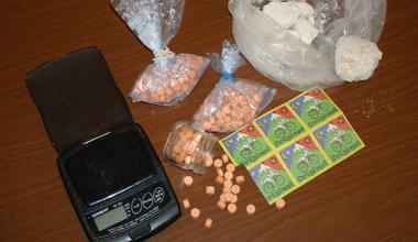 Spaccio di shaboo, coppia in manette