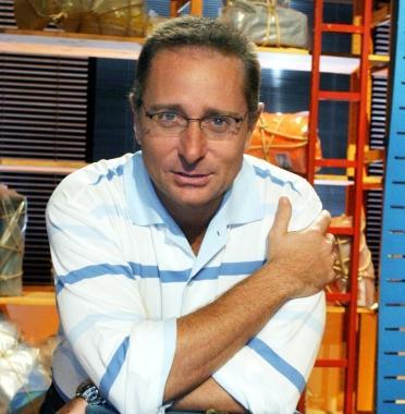 <b>50 ANNI </b>Paolo Bonolis raggiunge il mezzo secolo e festeggia con gli amici nella sua Ansedonia    