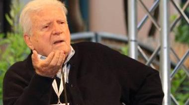 <b>FOLLA.</b> Anche ieri sera tutto esaurito, posti in piedi, in piazza Duomo per assistere agli incontri letterari di Anteprime