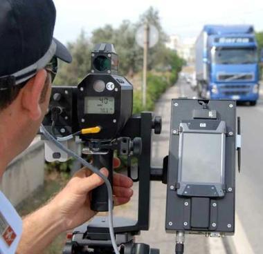 Un controllo per verificare la velocit&agrave; delle auto 