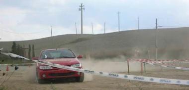 A scuola di rally nella nuova pista costruita nella cava