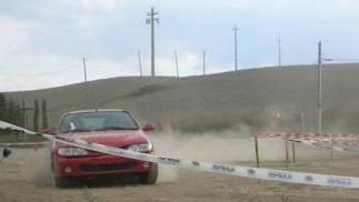 A scuola di rally nella nuova pista costruita nella cava