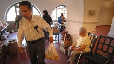 Cibo distribuito ai poveri