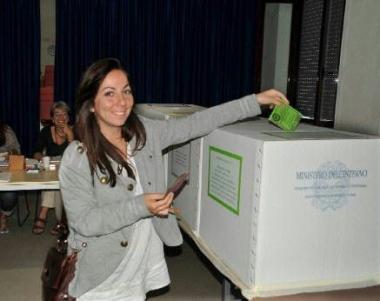 Nessuno oltre il quorum, l'isola ferma al 35%