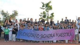 Il giorno della pensione ritrova tutti i suoi allievi