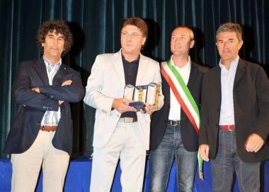 Tanti applausi per il premio a Mazzarri