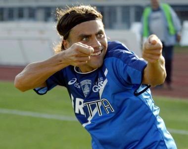 Ciccio Tavano esulta dopo uno dei 43 gol realizzati nel corso delle 142 gare giocate con la maglia dellEmpoli 