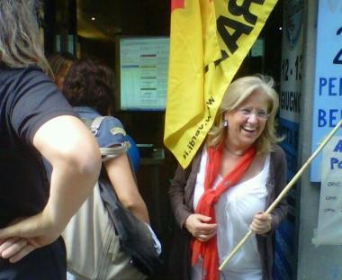 In alto da sinistra il Comitato e la festa scoppiata in centro 