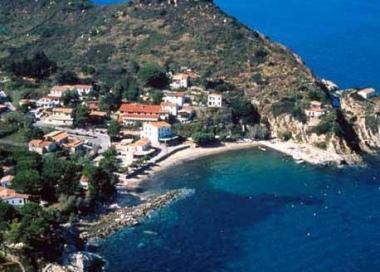 Una panoramica della baia di SantAndrea 