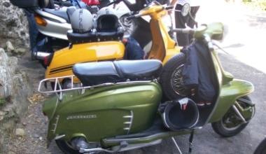 Lambrette e moto d'epoca sui tornanti di Vellano