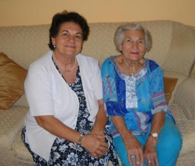 Luciana Camponi (a destra) assieme alla figlia  