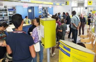 Ufficio di via Volta, lunghe attese per i guasti al terminale di Roma 