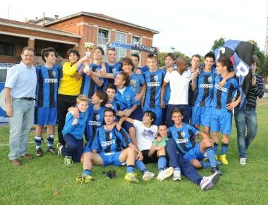 Gli allievi A del Piombino con Massimo Giuliani 