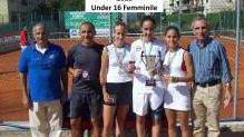 La formazione Under 16 del Tc Bisenzio Campione toscana