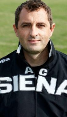 Il nuovo allenatore del Borgo a Buggiano Gianluca Colonnello ha gi&agrave; incontrato il direttore sportivo azzurro Maurizio Tanfani per parlare di mercato        