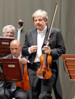 Uto Ughi in concerto nella basilica di S. Frediano