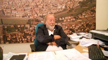 Corruzione in Comune, 5 arrestiIn carcere l'assessore ChiariIndagati sindaco e PieramiNel 2007 Il Tirreno denunciò il caso