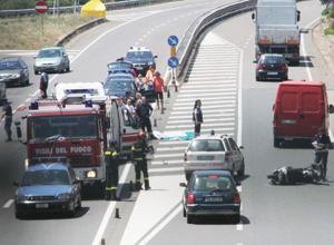 Si schianta con lo scooter sull'Aurelia a Ansedonia