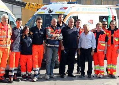Due ambulanze in dono dalle aziende del marmo