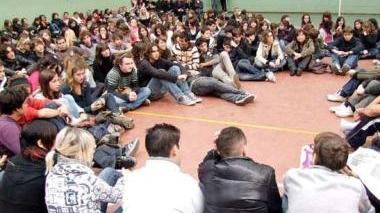 Un’assemblea di giovani
