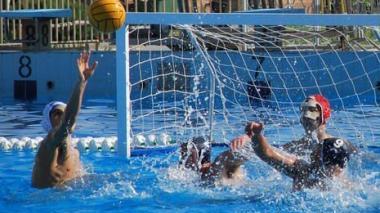 Un’azione di gioco dell’Azzurra pallanuoto