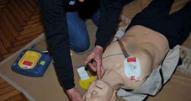 Infarto al mare, ma lo stabilimento ha il defibrillatore