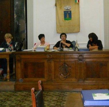 Una parte della giunta col sindaco Strufaldi al centro nel consiglio comunale di mercoledì