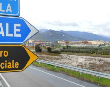 Una veduta dalla tangenziale est dell’area ex Pallavicini, dove un gruppo di imprenditori tra cui la Sirim di Baldi e Ferrari vuole costruire un centro direzionale. Al centro Andrea Baldi, a destra Orazio Ferrari