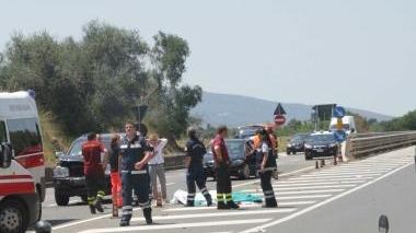 Suv contro scooter, muore a 55 anni