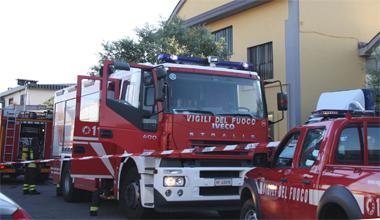 Grave il titolare di un'officina investito da una fiammata