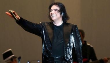 Anche Nek e Renato Zero al teatro del Silenzio per «Bravo China»