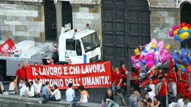 Il corteo dei lavoratori Baglietto