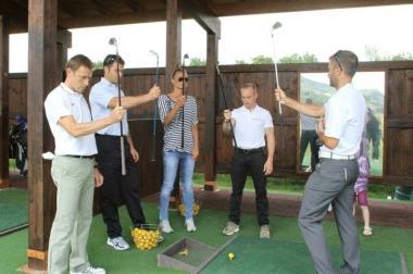 <b>QUATTRO ASSI </b>a lezione di golf 