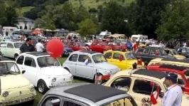 Un raduno di Fiat 500