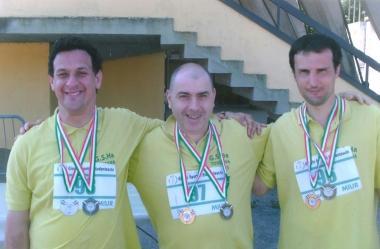 <b>A MEDAGLIA.</b> Da sinistra: Lorenzo Bonanni, Alessandro Zappelli e Alessandro Testi 