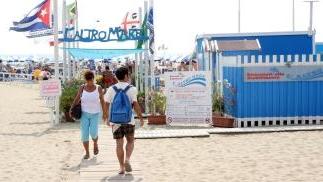 L’ingresso della spiaggia gestita da l’Altro Mare