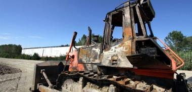 La ruspa che &egrave; stata distrutta dal fuoco   
