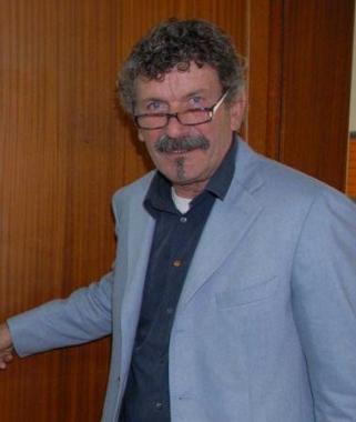 <strong>BALNEARI.</strong> Walter Maretti, della Sib-Confcommercio e, accanto, una spiaggia maremmana