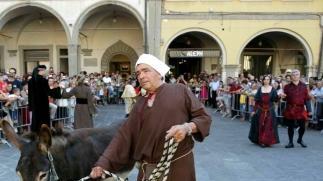 Il Volo del Ciuco in piazza Farinata degli Uberti